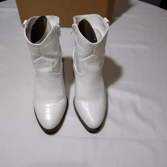 Sugar Tula Vegan Leather Snake Skin Pointed Toe Western Ankle Boots - Picture 9 of 16